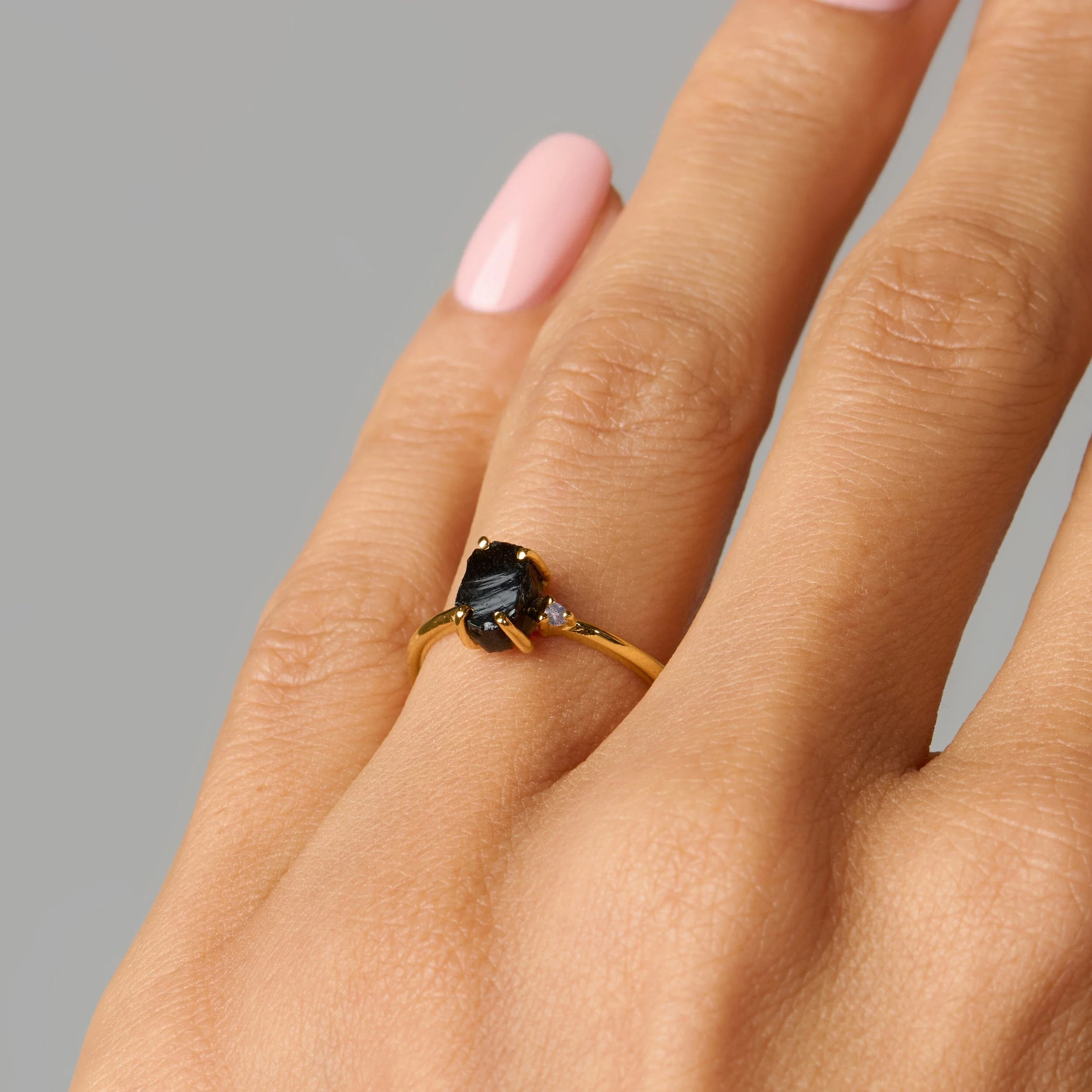 Black Obsidian Labradorite Ring - Petite Raw Allure - Image 13