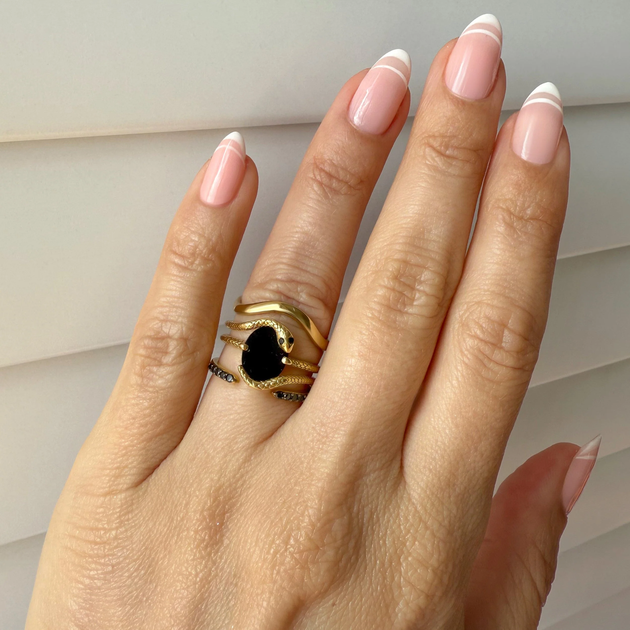 Black Onyx Serpent Ring - Twinkling Band & Waves Band - Image 10