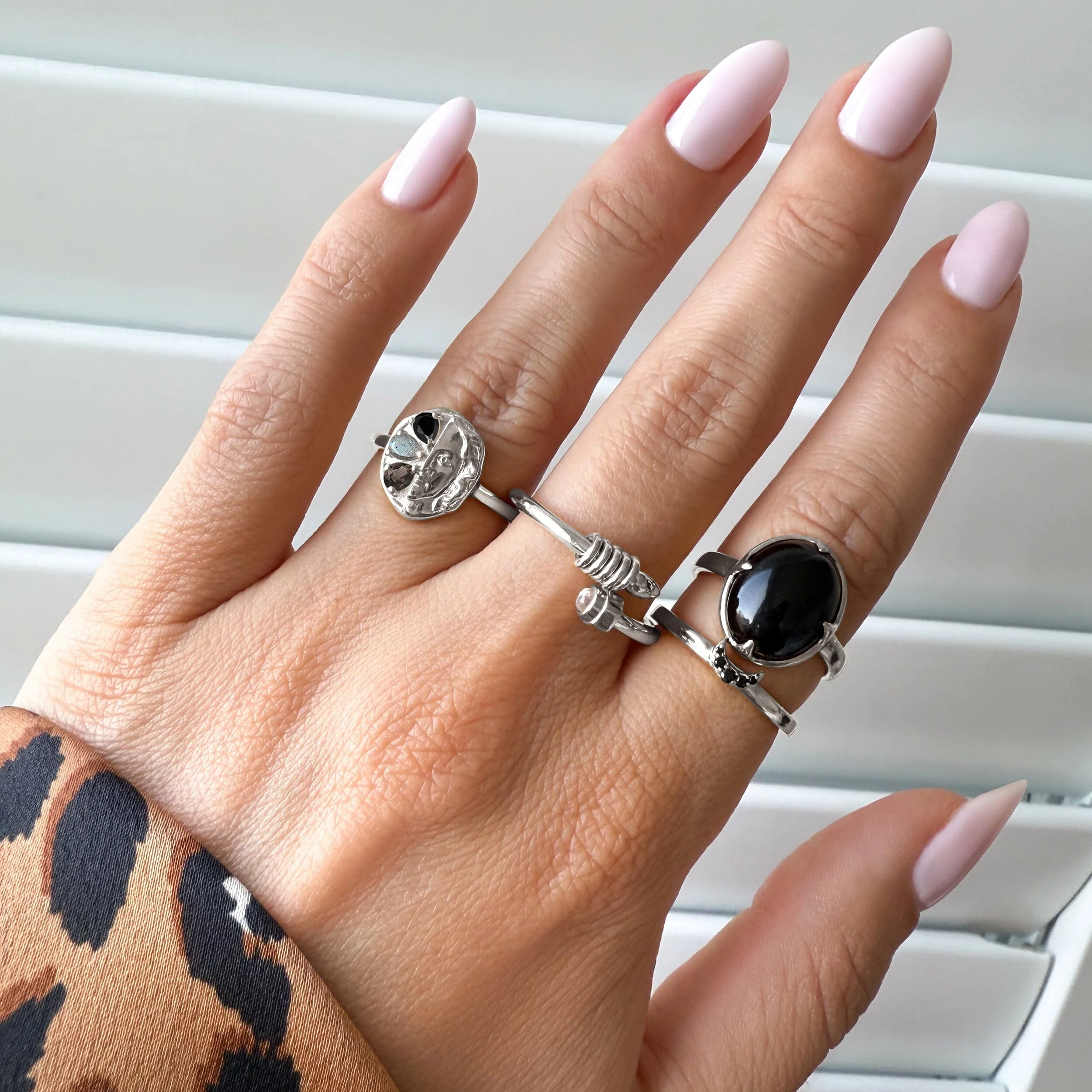 Dark Gradient Ring - Goddess - Image 9