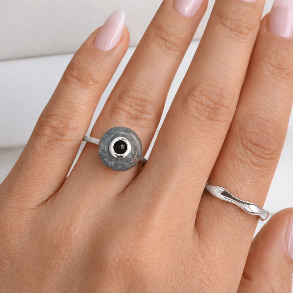 Labradorite Black Spinel Fidget Ring - Ora - Image 15