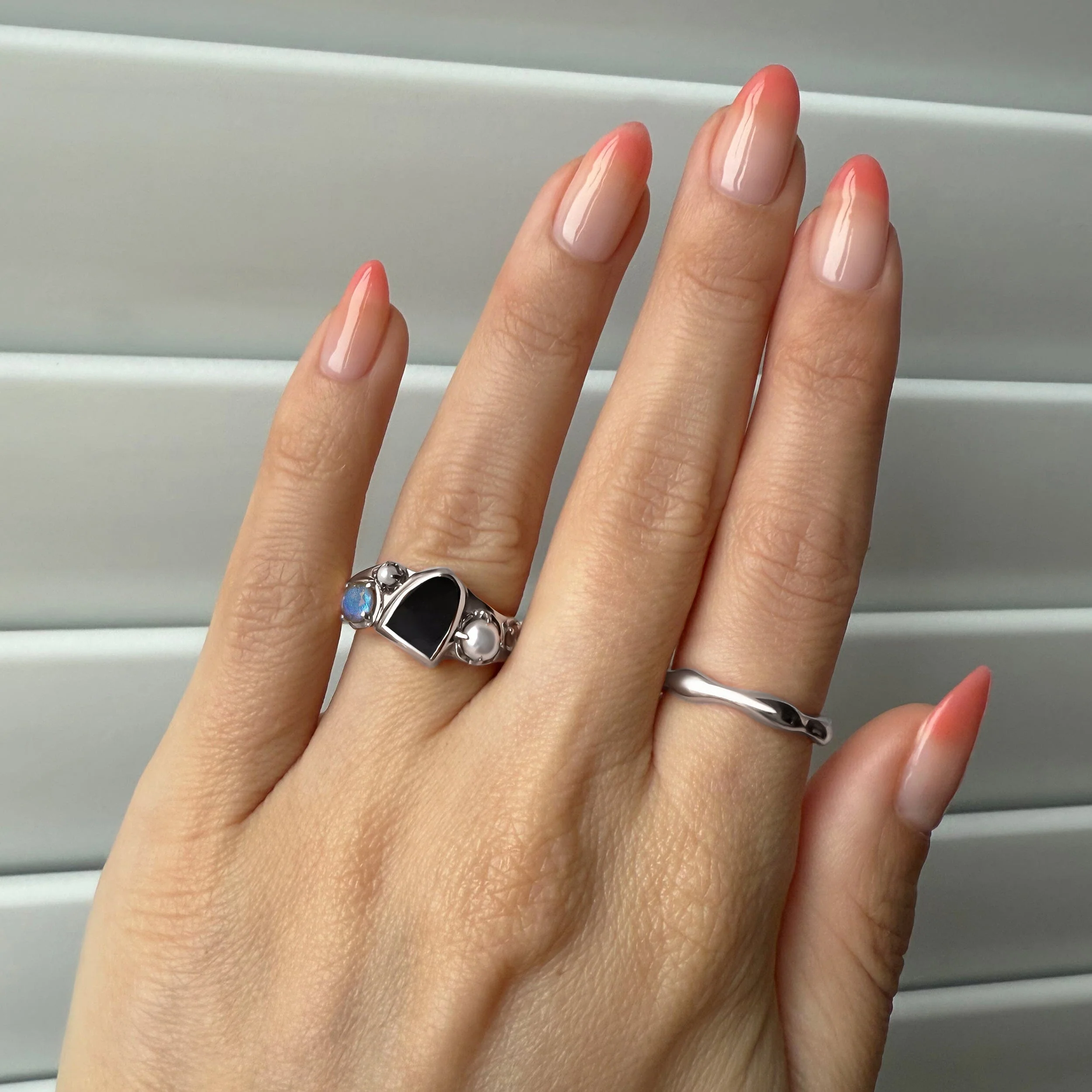 Midnight Heirloom Ring & Magma Band - Image 9