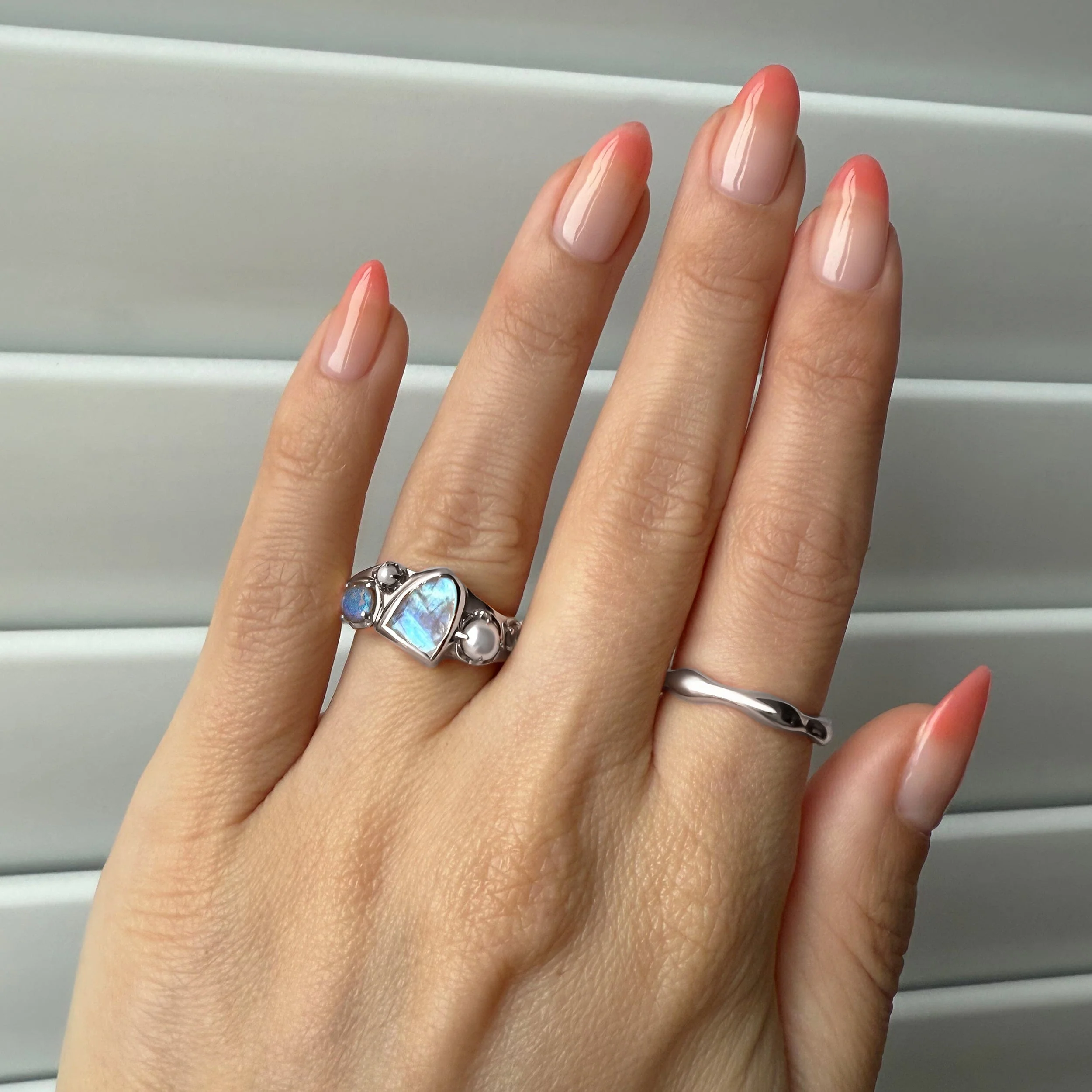 Mist Heirloom Ring & Magma Band - Image 7