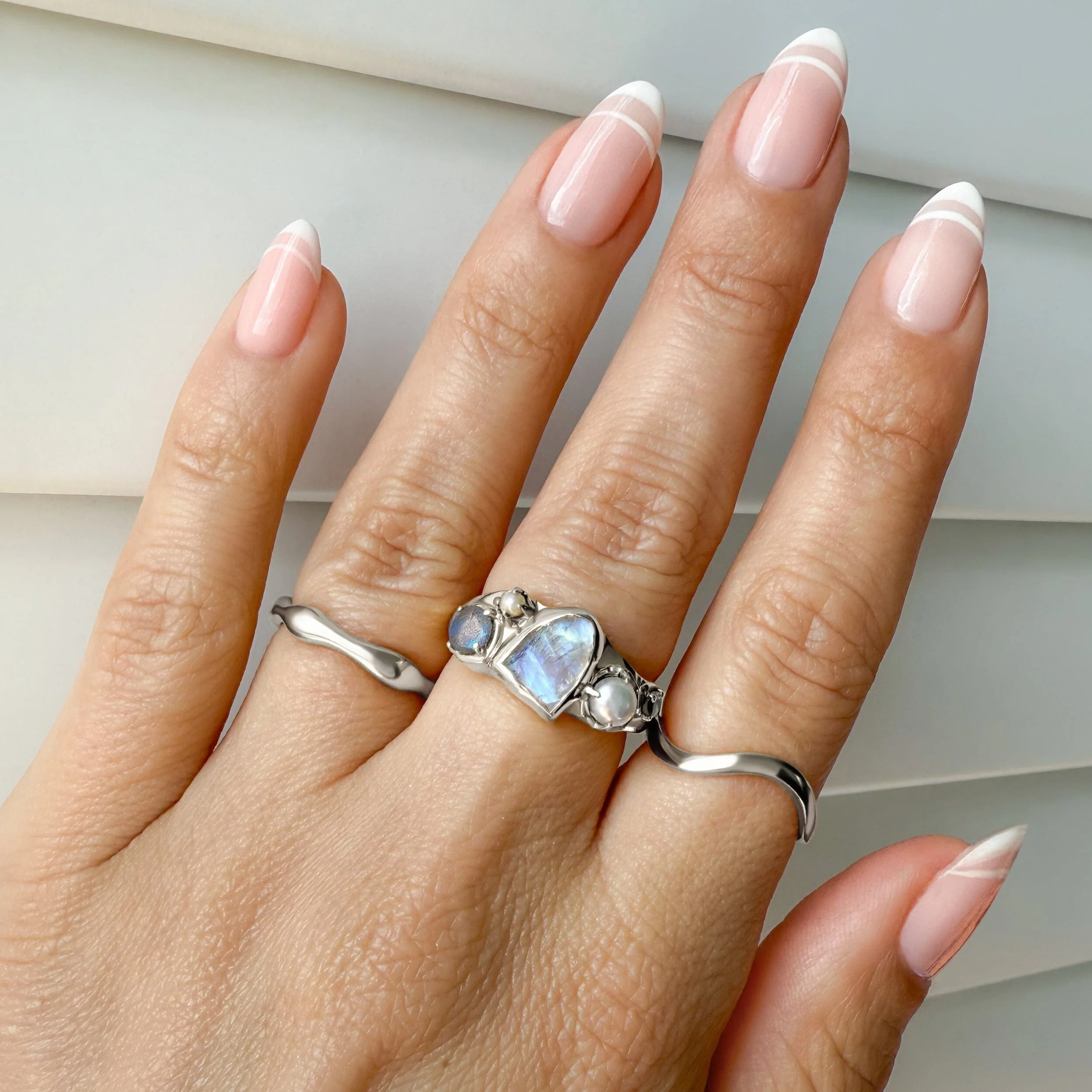 Mist Heirloom Ring - Magma Band & Waves Band - Image 5