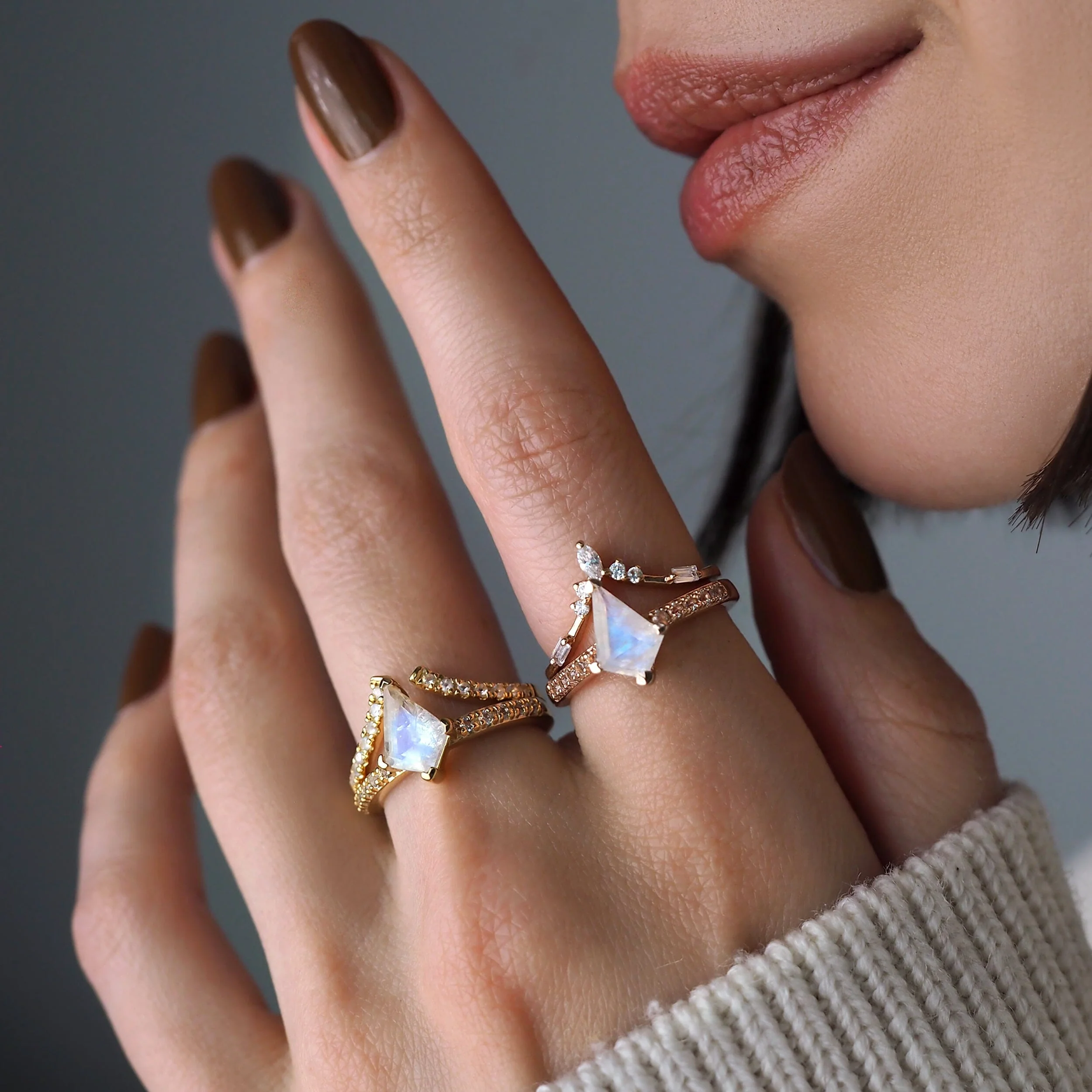 White Zircon Ring - Diadème Band - Image 8